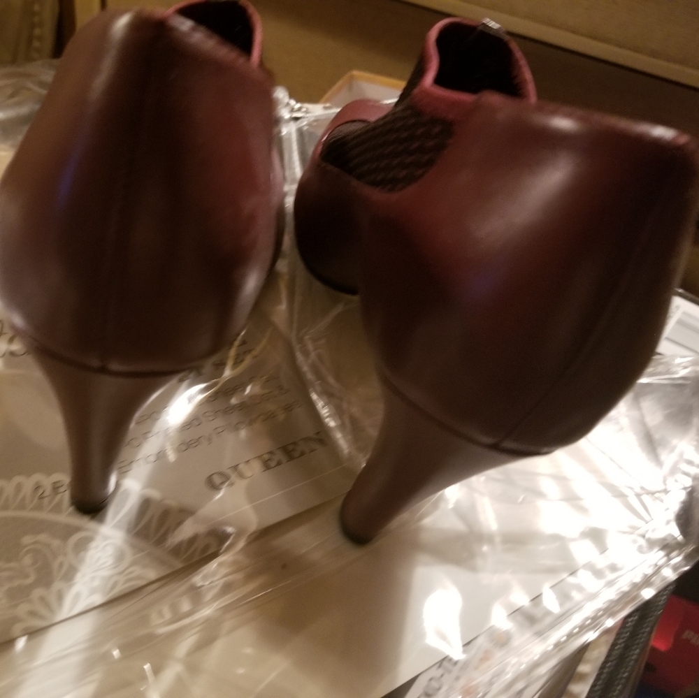 Heels - Picture 4 of 5